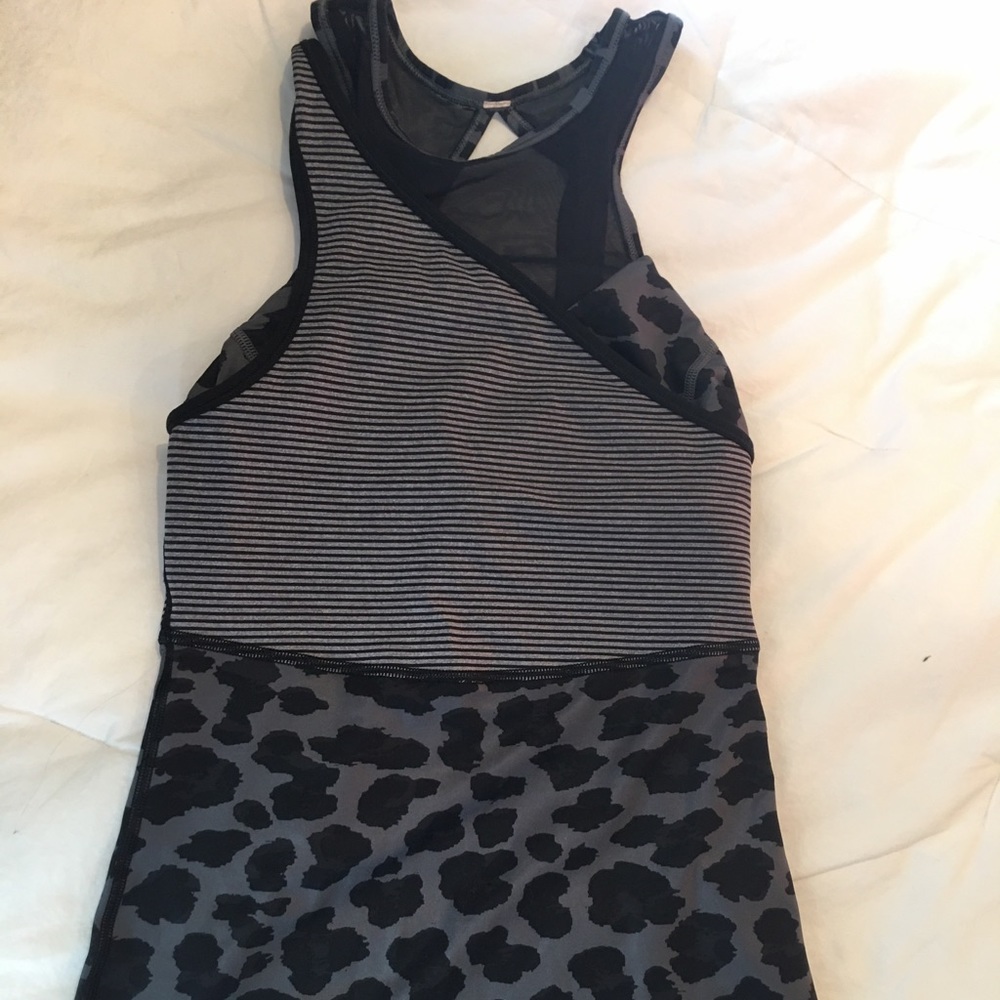 Lululemon attached top + bra combo